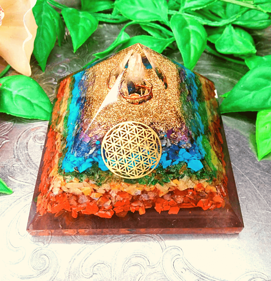 Chakra Crystal Orgonite Pyramid - Spirit and Stardust