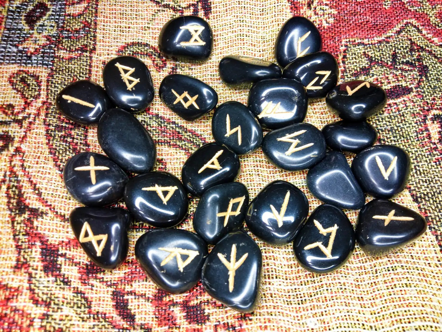 Black Obsidian Rune Set