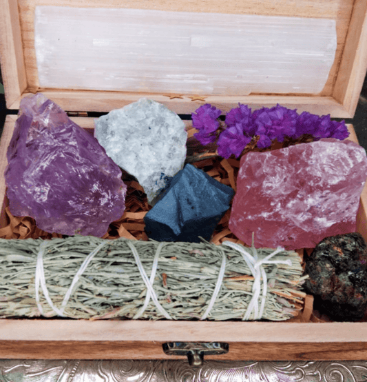 Aquarius Zodiac Raw Crystal Healing Set In Gift Box - Spirit and Stardust