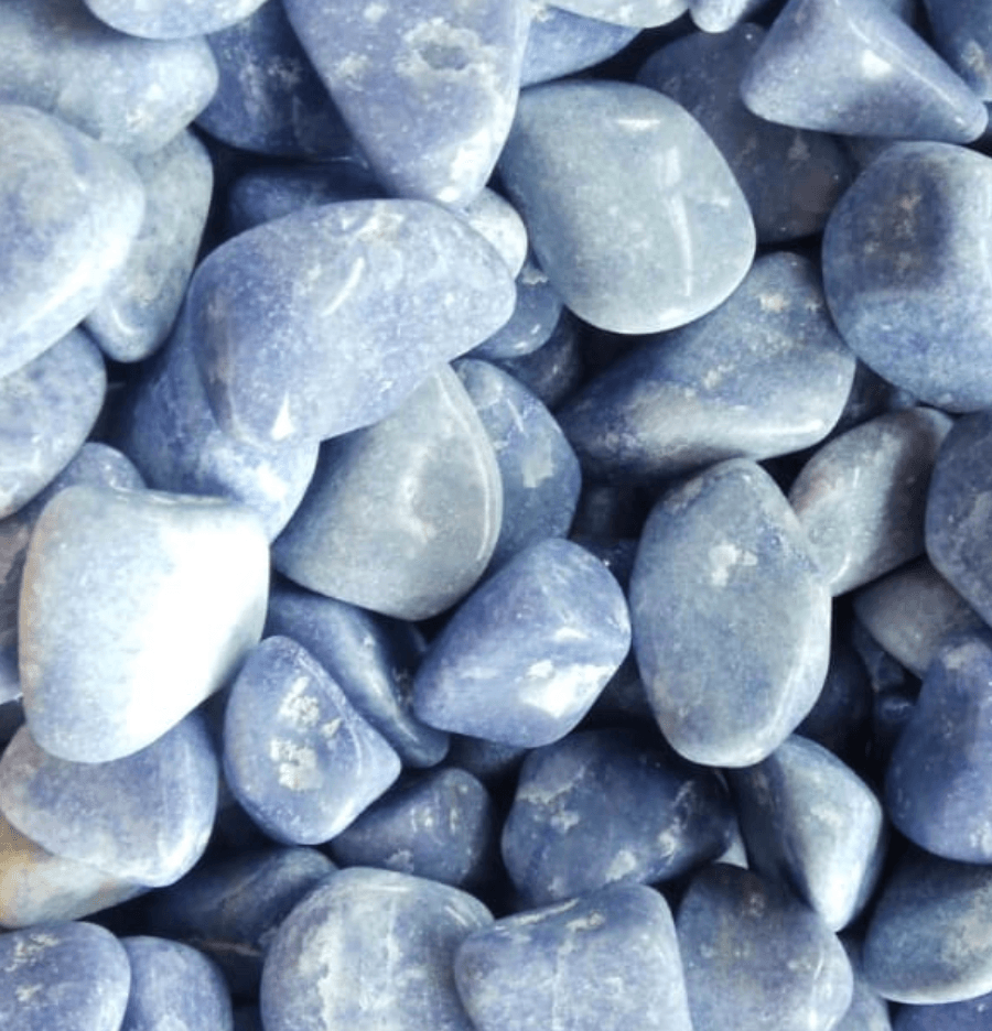 Blue Quartz: The Stone of the Throat Chakra - Spirit and Stardust