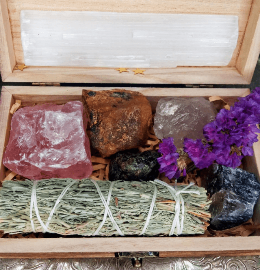 Capricorn Zodiac Raw Crystal Healing Set In Gift Box - Spirit and Stardust