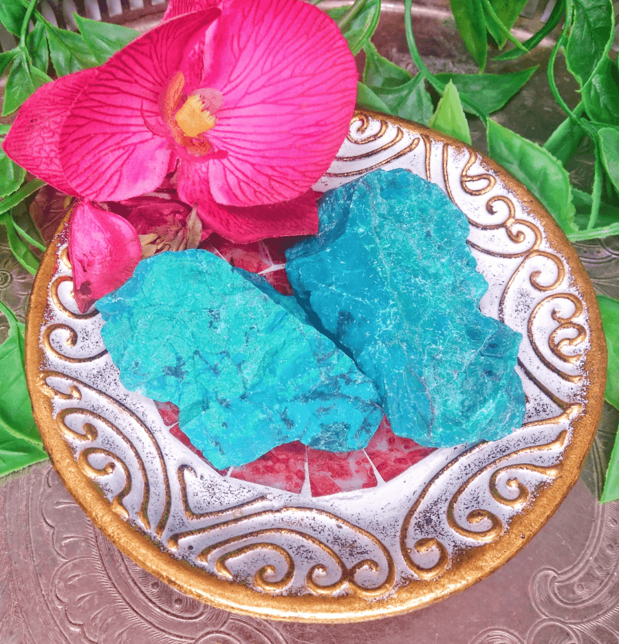 Raw Chrysocolla: The Stone of the Wise - Spirit and Stardust