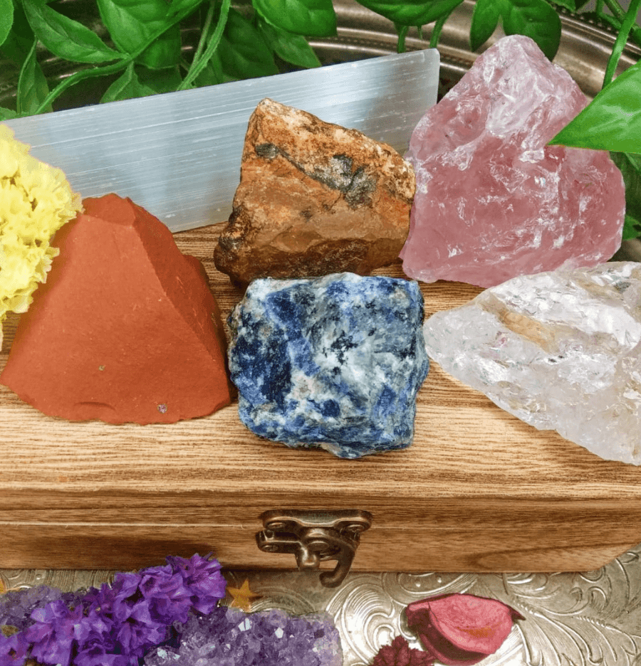 Taurus Zodiac Raw Crystal Healing Set In Gift Box - Spirit and Stardust